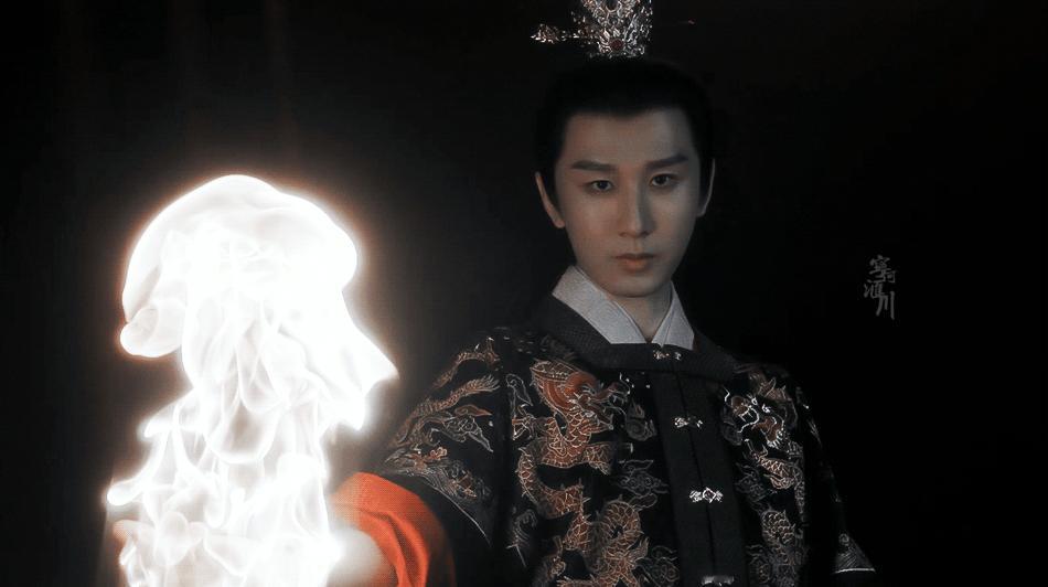 cy真诚且努力，没有人看了认真拍戏的成毅会不动容。他是一个会在开拍前认真做足功