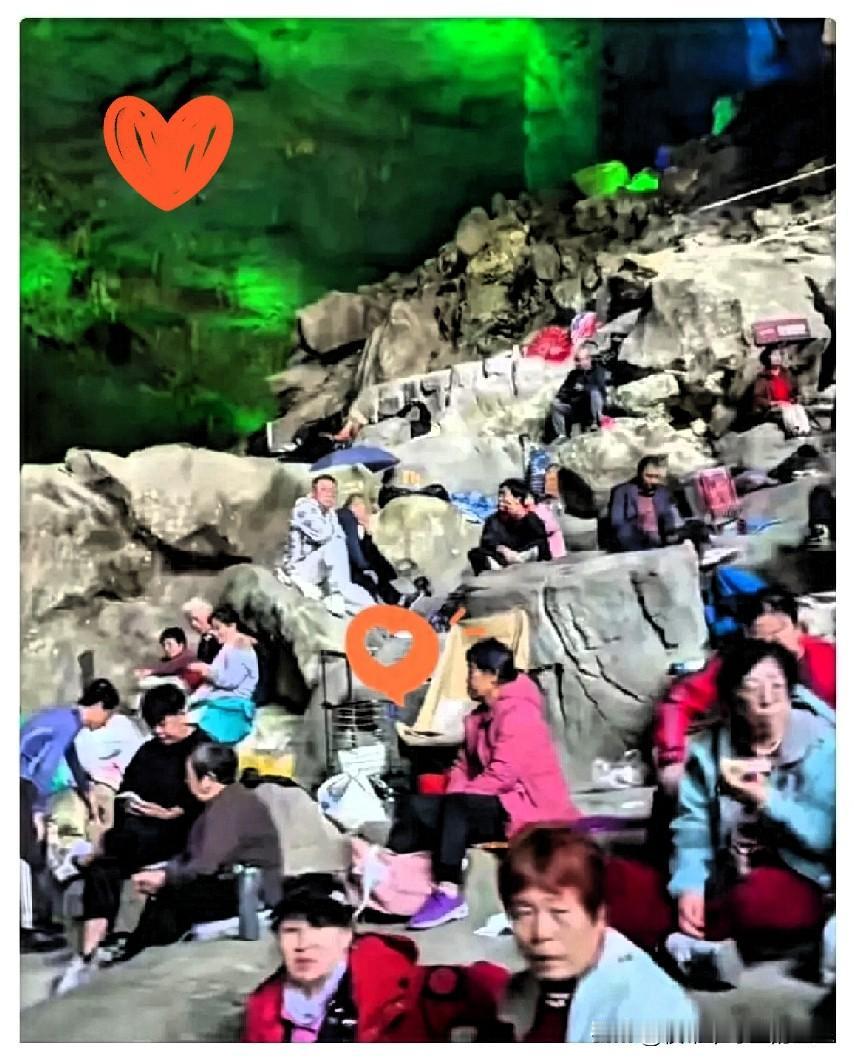 抗癌太难了，我表哥去广西巴马百魔洞，已经有四个月了，昨天我打电话问他，啥时回