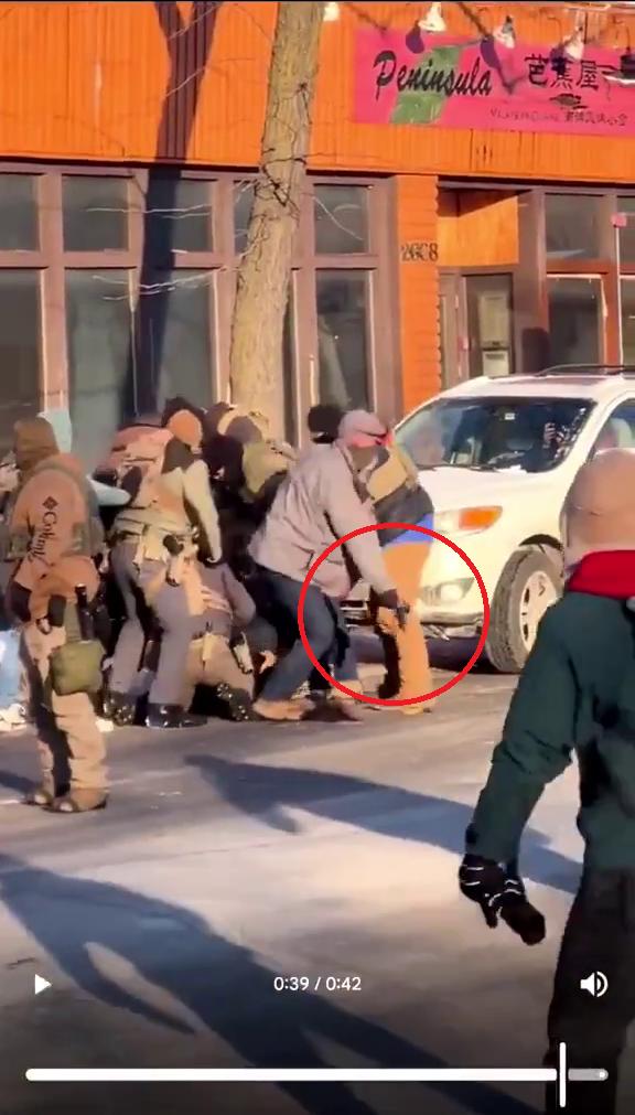 原地斩杀！一群蒙面ICE特工将37岁护士，先缴械后处决：已经引发全球传播。1月