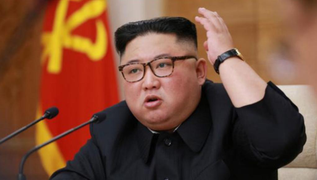 朝鲜终于出手了！金正恩亲自现身，一枚导弹砸向了日本海。12月24日的日本海，