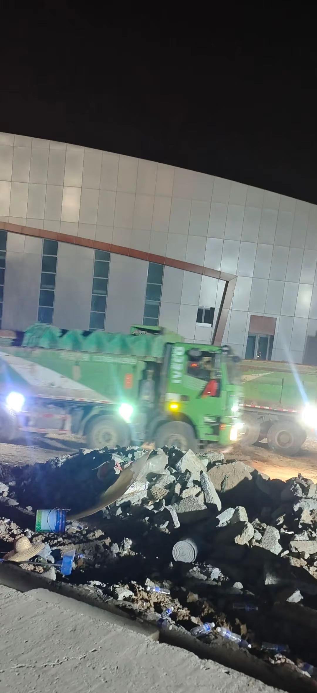 为了生活都不容易抖音创作者