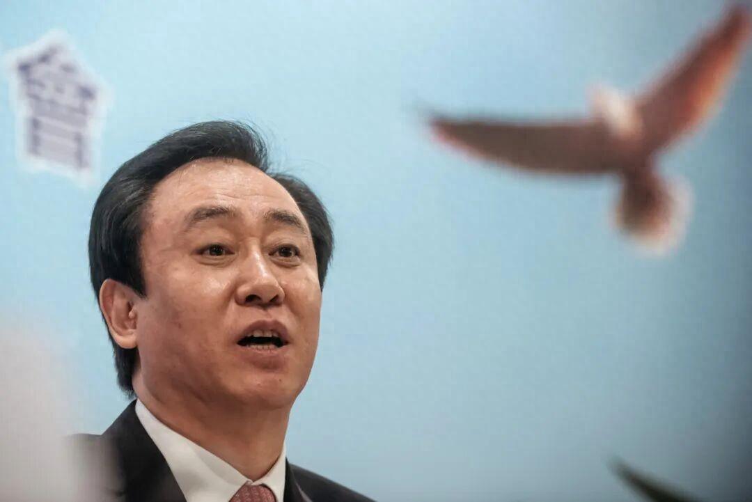 就在刚刚许家印的财产转移梦破碎了。许家印的前妻在通过“技术离婚”后，获得了