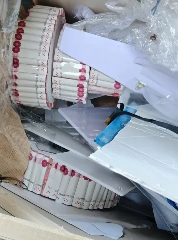 扔垃圾时竟然看到了这个！心都快跳出来了！要不要捡？