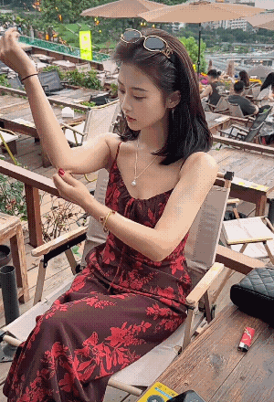 格老子的，只是痛得不明显，这不是枇杷园茶楼吗?[玫瑰][大笑]