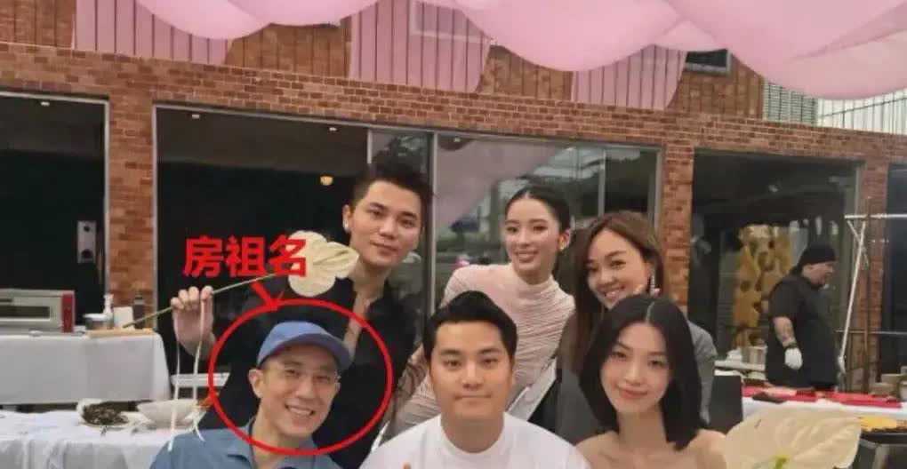 房祖名罕见露面：满脸沧桑、秃顶明显，岁月这把杀猪刀对他格外狠