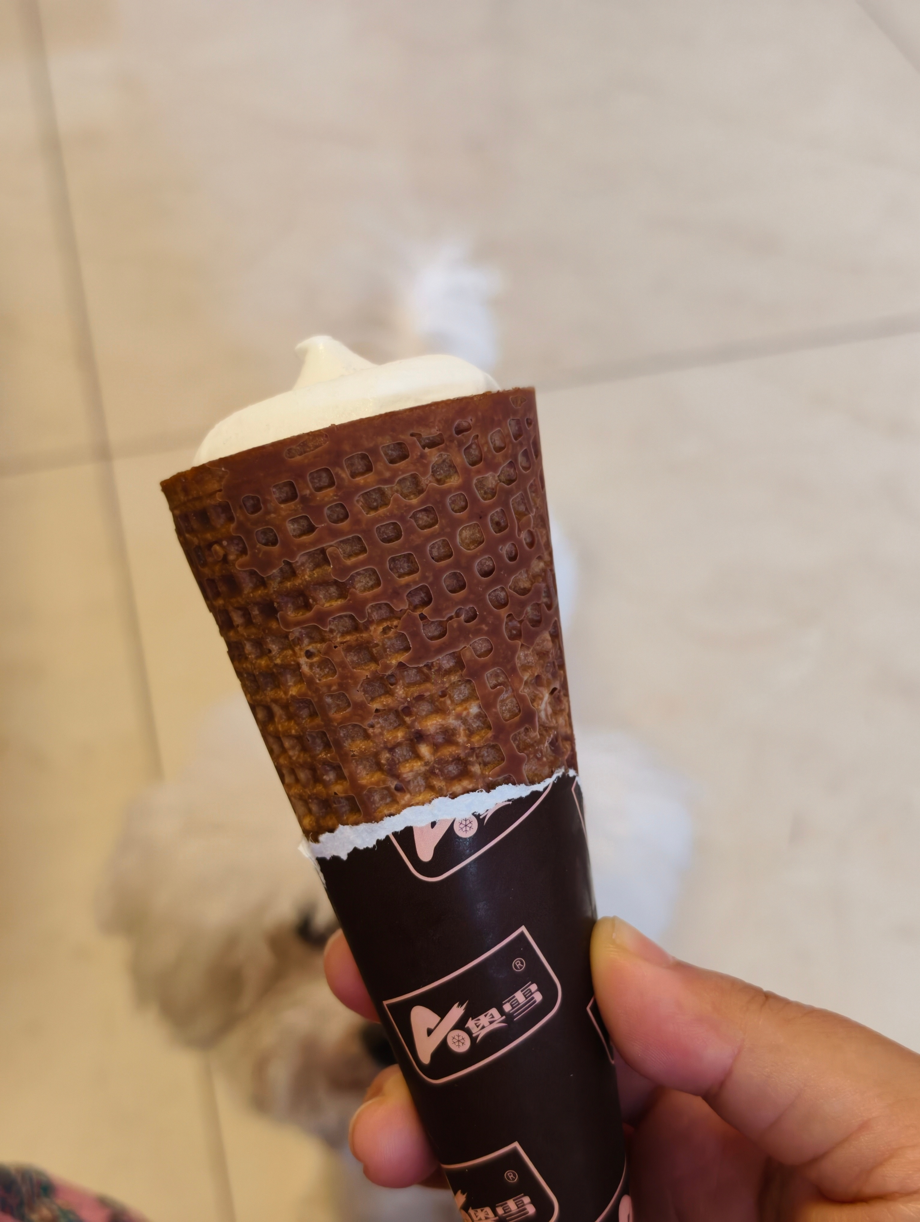 图一，这款好吃，但这个味道的难吃。选原味就行。图二，据说蛋筒热量非常高