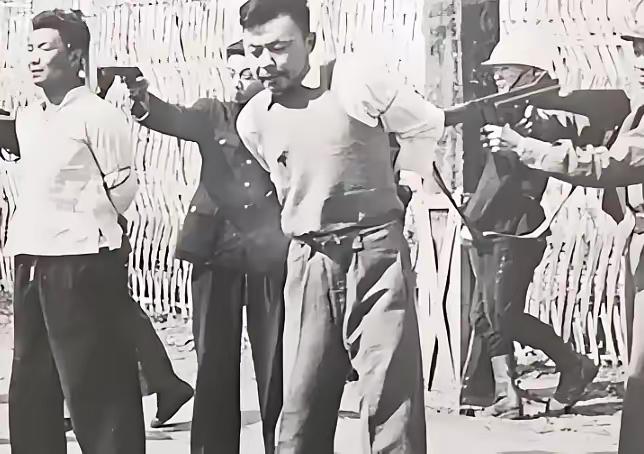 1941年，地下党宋更新被敌人拖到野外枪毙，敌人对他连开三枪，其中一枪还打中了他