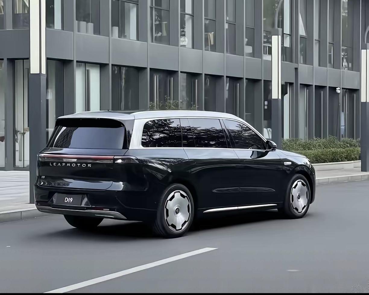 2025年广州国际车展上，零跑D19亮相了，看了这4点就知道起售价会在28万以上