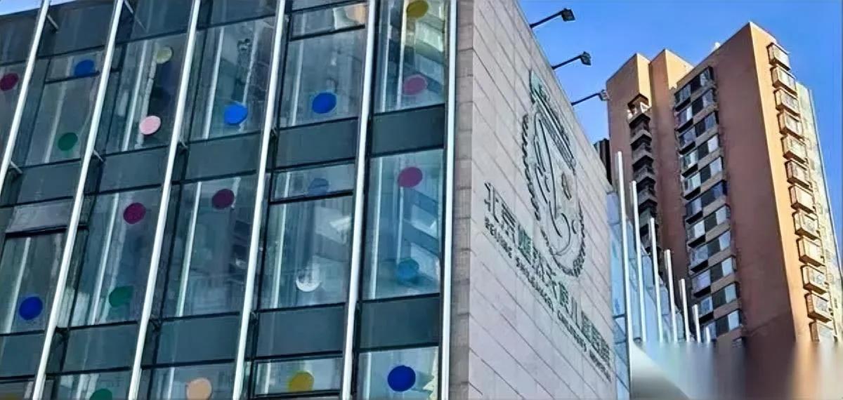 李亚鹏卖茶具，爆了。之前有人说他那600-3000的茶具贵，普通老百姓用不上