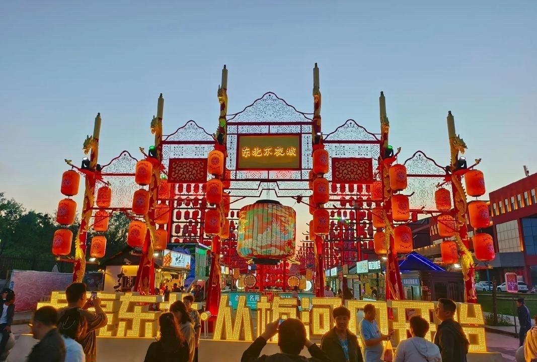 随团去梅河口旅游，遇到一对60多岁的高知夫妻，这对夫妻男士看着与实际年龄相符，而