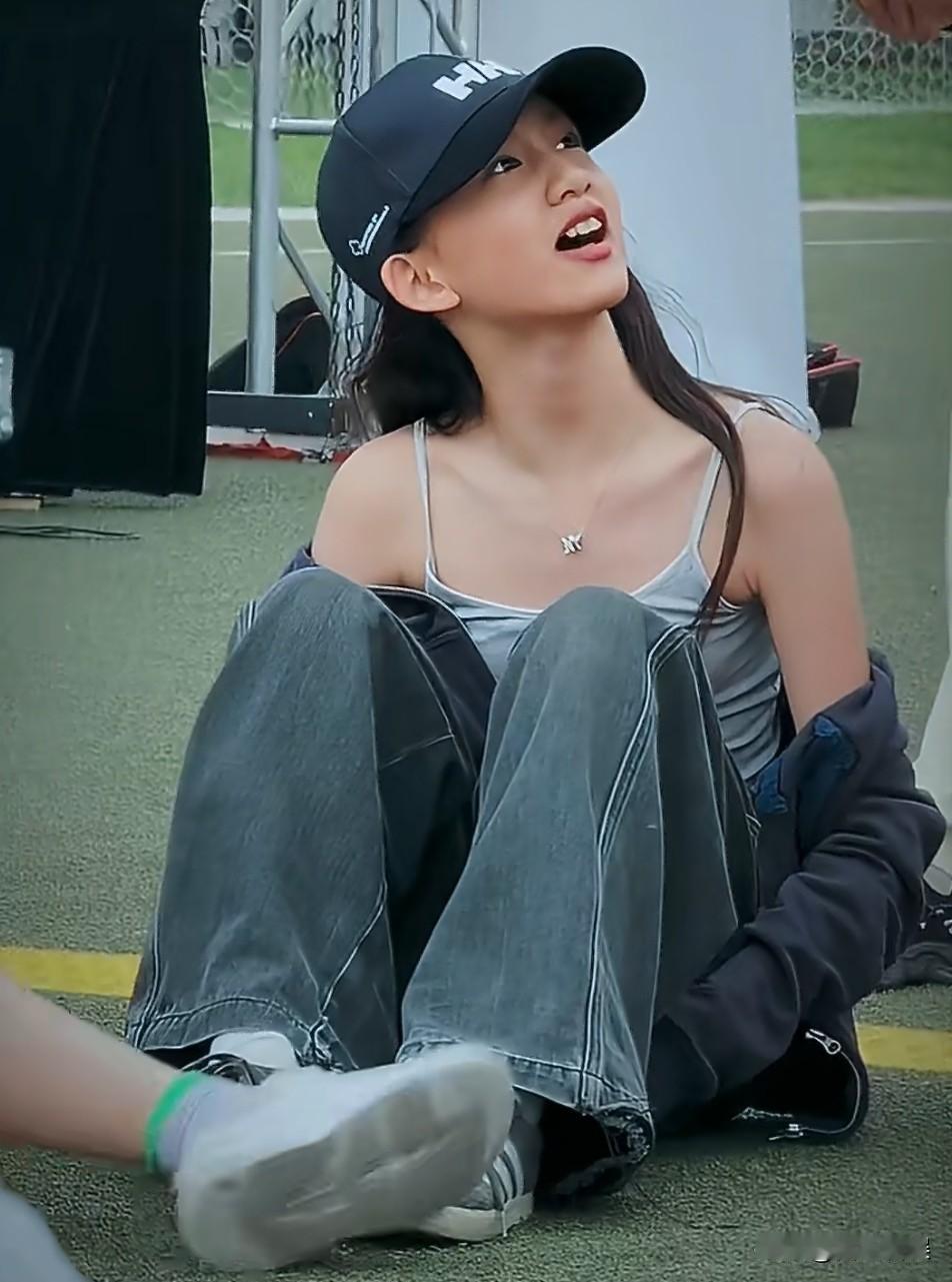 黄磊二女儿黄少艾，近照曝光！5月18号，黄磊家的二女儿黄少艾突然冲上了热搜