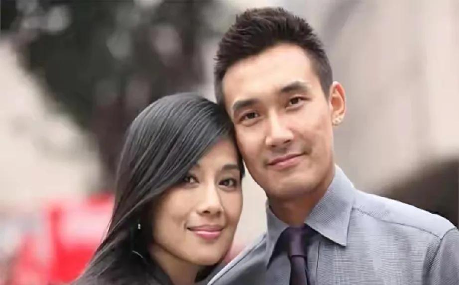 14年前，TVB当家花旦陈松伶，40岁嫁小8岁老公，还因变故失去生育能力，幸福背