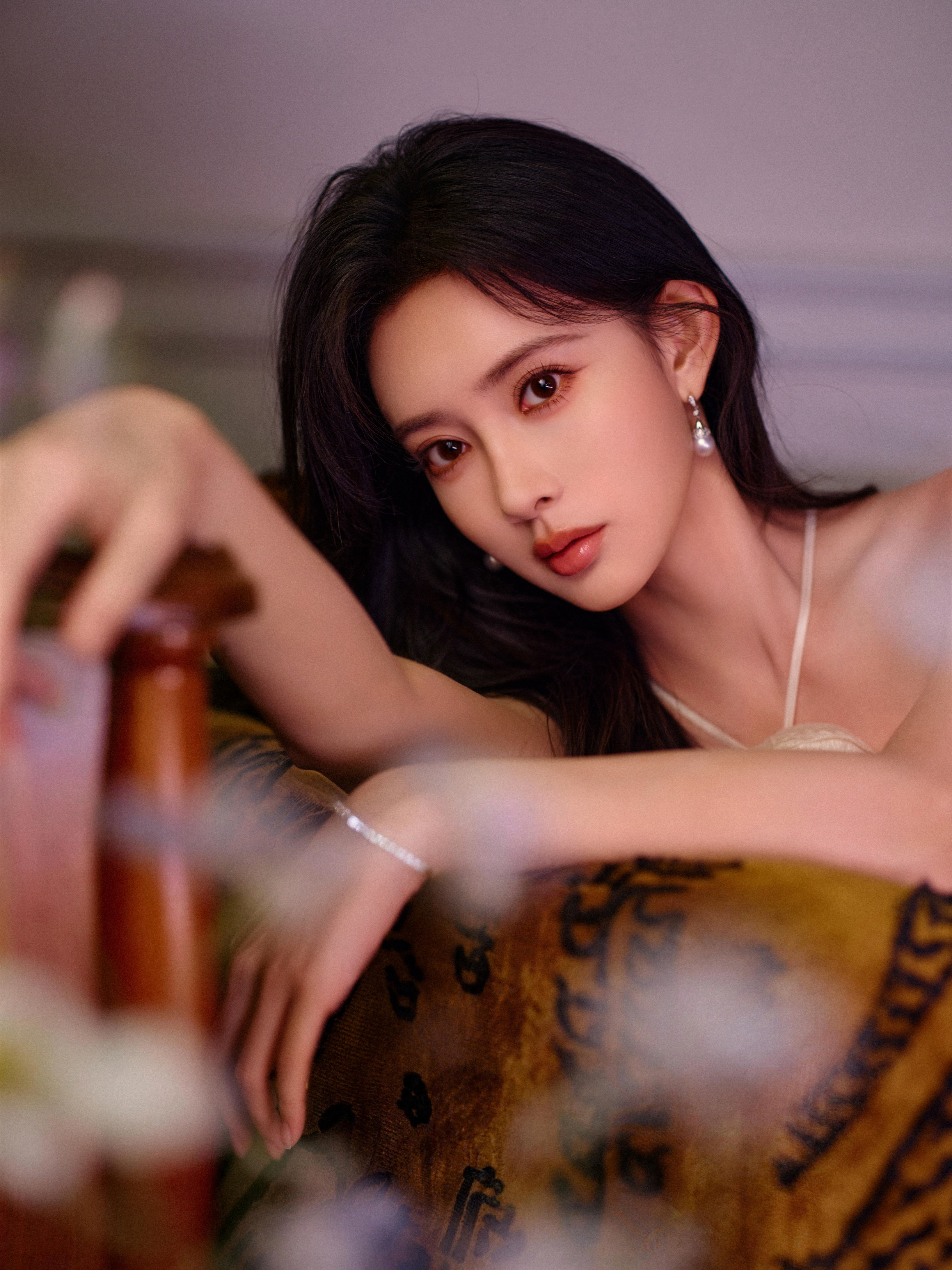 👠孟子义米白玫瑰挂脖裙