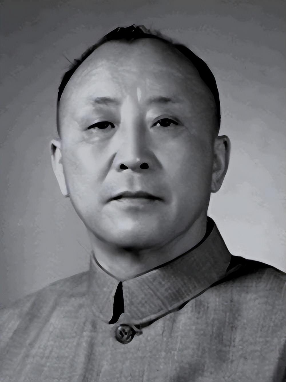 老蒋把他软禁起来，结果他一出来日军就跑了？这人到底什么来头1941年5月，蒋