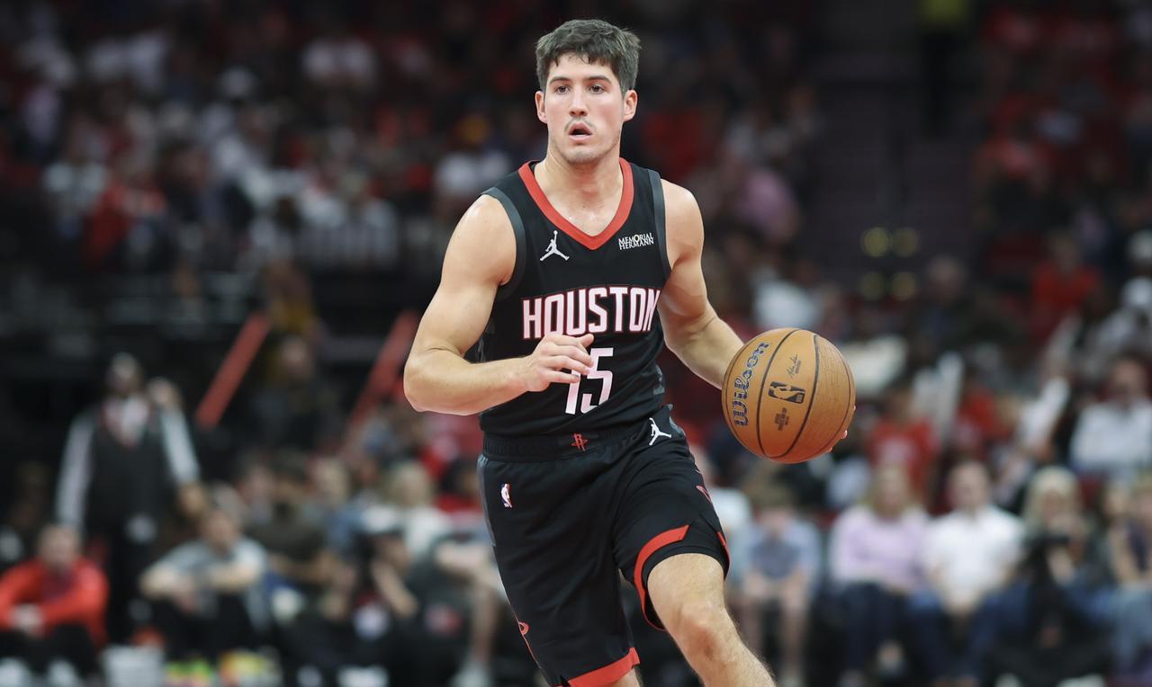 谁亏谁赚，火箭报价公牛！美媒报道：火箭提出了谢泼德+一个首轮签报价公牛的科比-怀