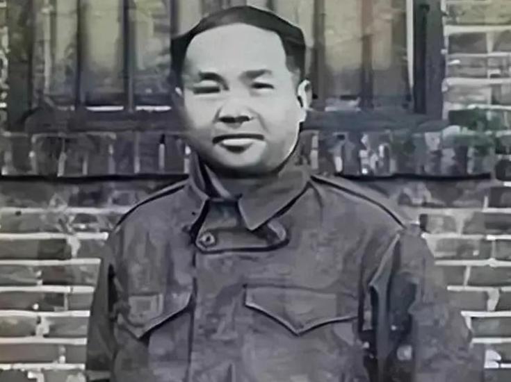 吴绍周的两条计策被采纳后，战果就印证了他的判断。他听到消息时，正蹲在功德林的墙根