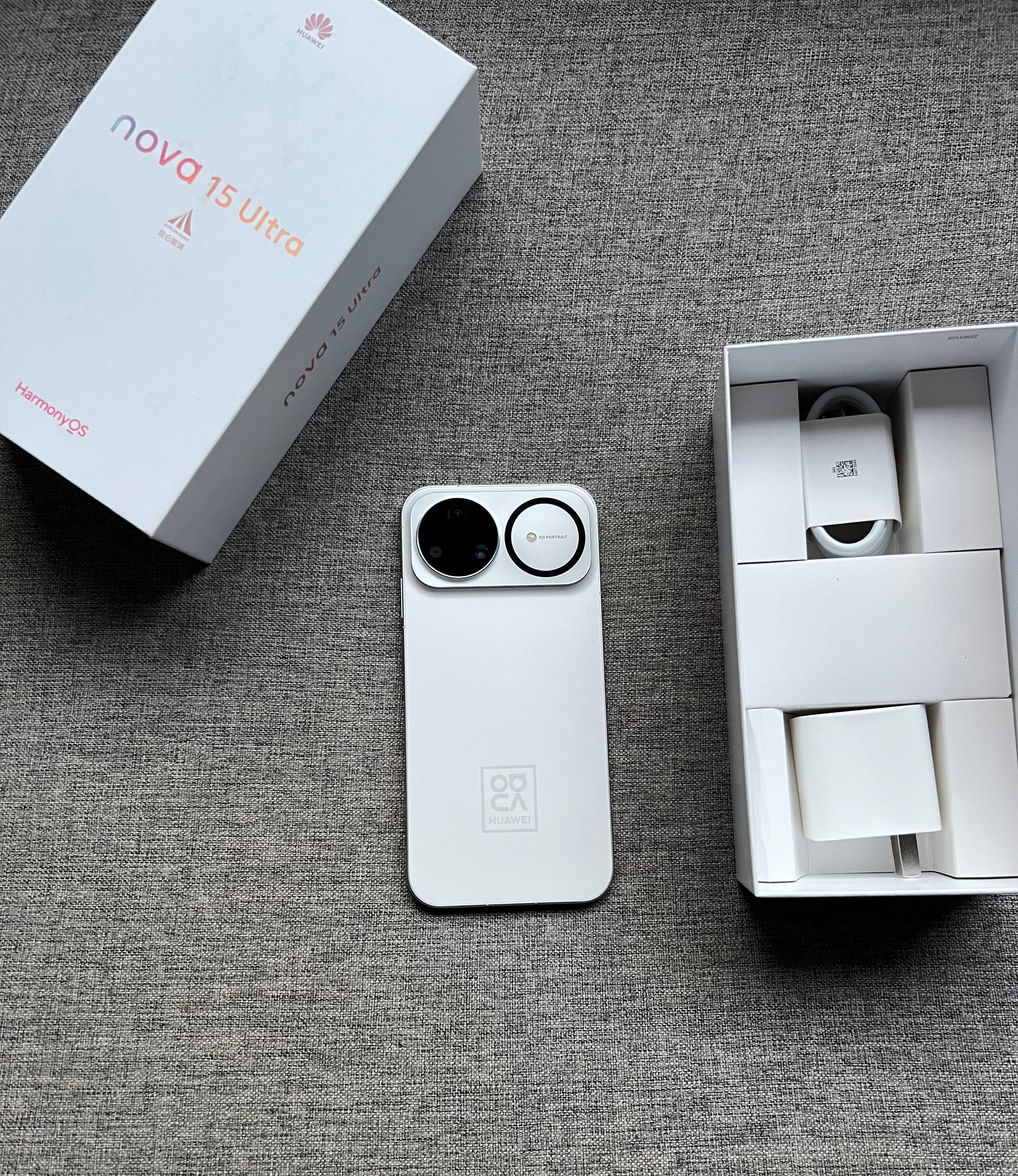 华为Nova15Ultra12+512零度白昆仑玻璃，成色完美，带盒子