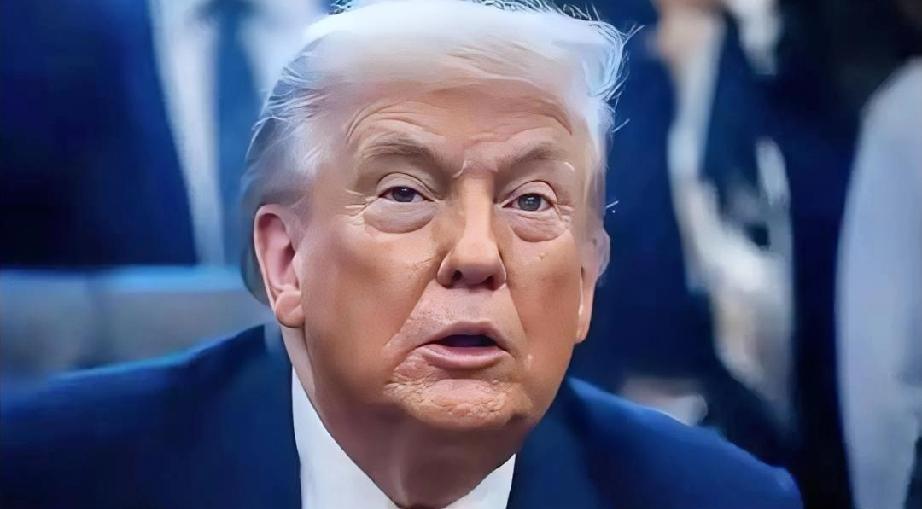 美国经济面临崩盘？特朗普急停中东战事，背后致命危机曝光，中国成关键救星！