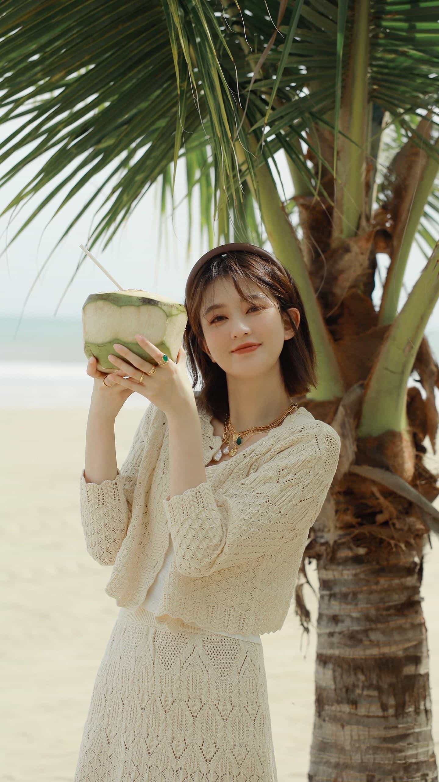 搞笑有趣的歇后语1、光屁股跳舞——丑态百出2、老太太来月经——没有的事3、