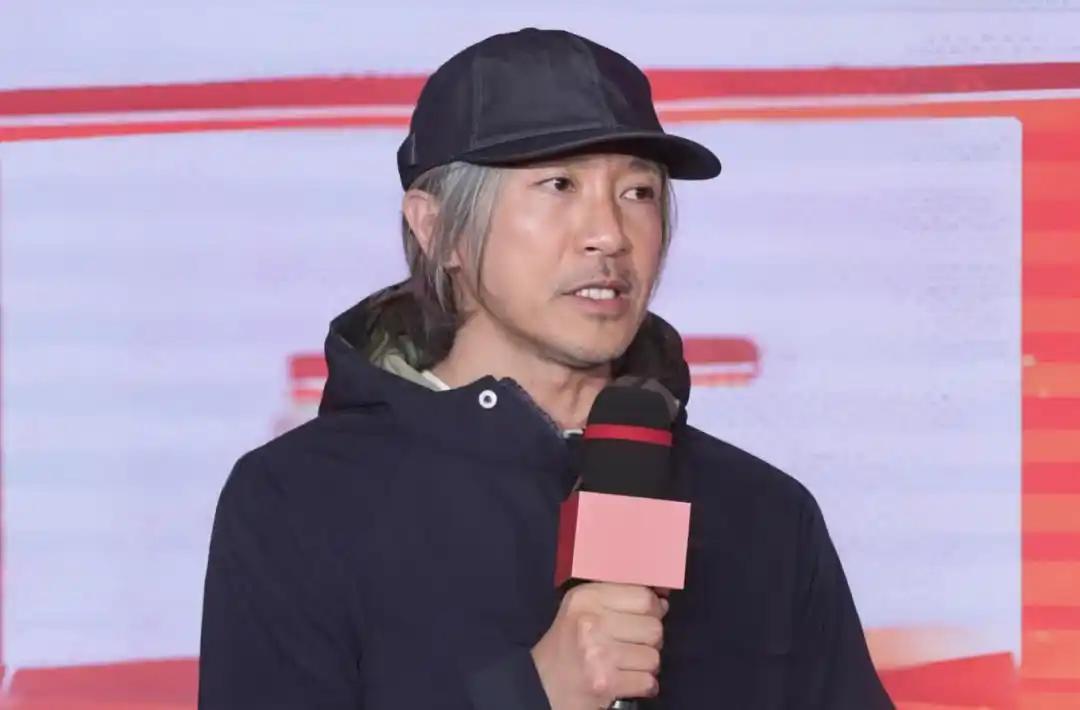 "疯了吧！"10月6日，周星驰实控的比高集团一纸公告，把经营了整整15年的内地影