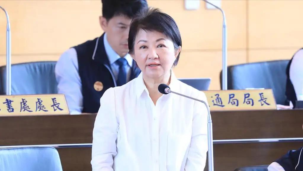 卢秀燕表态：赶紧跟美国联络。台媒报道，针对美国海军部代理部长曹洪宣布，因美伊战
