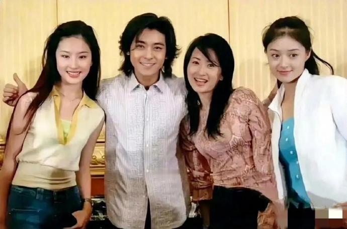 这你敢信吗？刘亦菲年轻时，好像还没有蒋欣漂亮呐！不知道是角度问题，还是怎么样，总