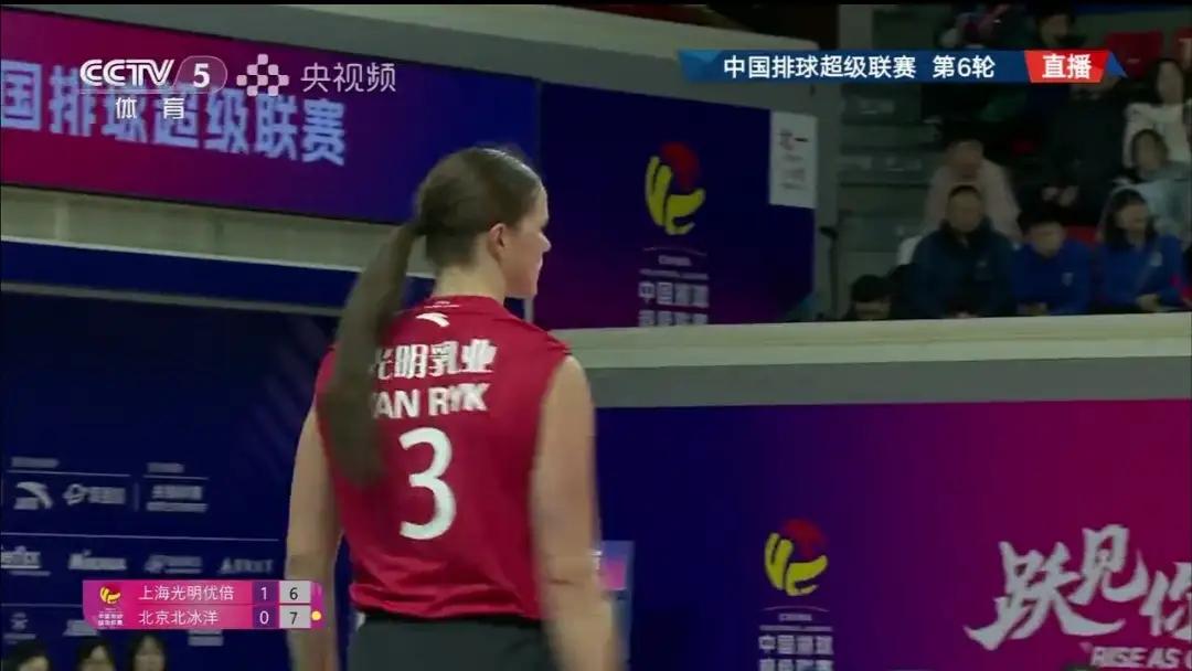 女排超级联赛上半程结束前三甲上海队17分江苏队17分天津队15分