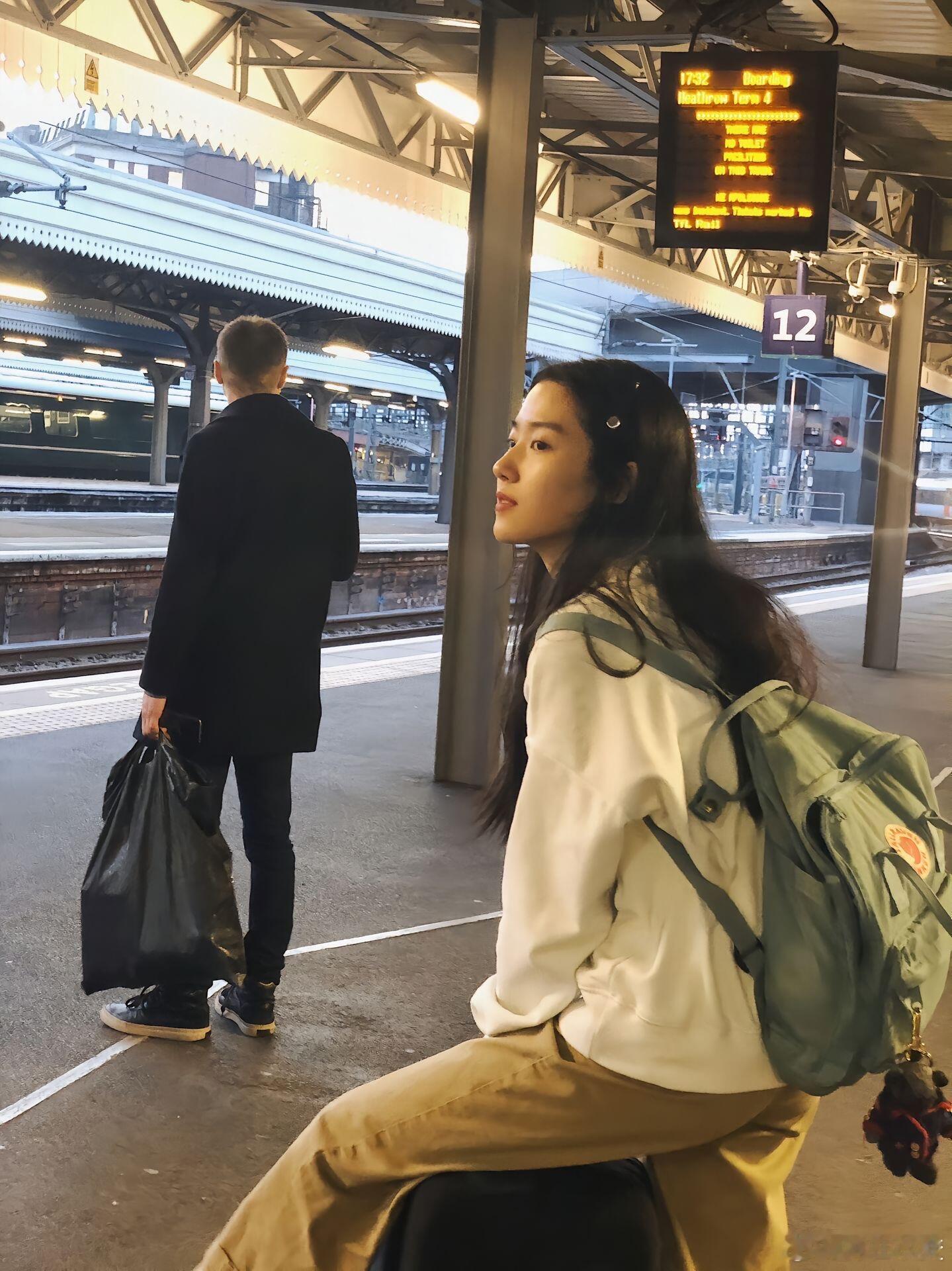 卢昱晓卢昱晓珍贵的留子时期晓晓独自在英国留学的时候卢昱晓｜