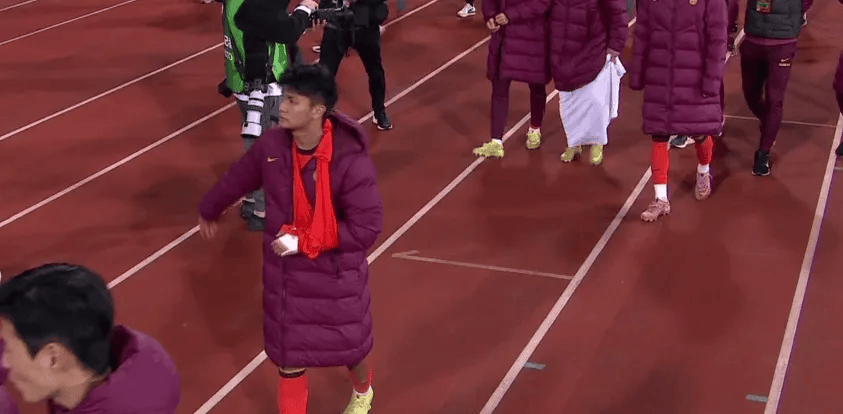 体坛: 蒯纪闻左臂骨裂, 刘浩帆韧带受伤, 张瑷晖鼻骨骨折