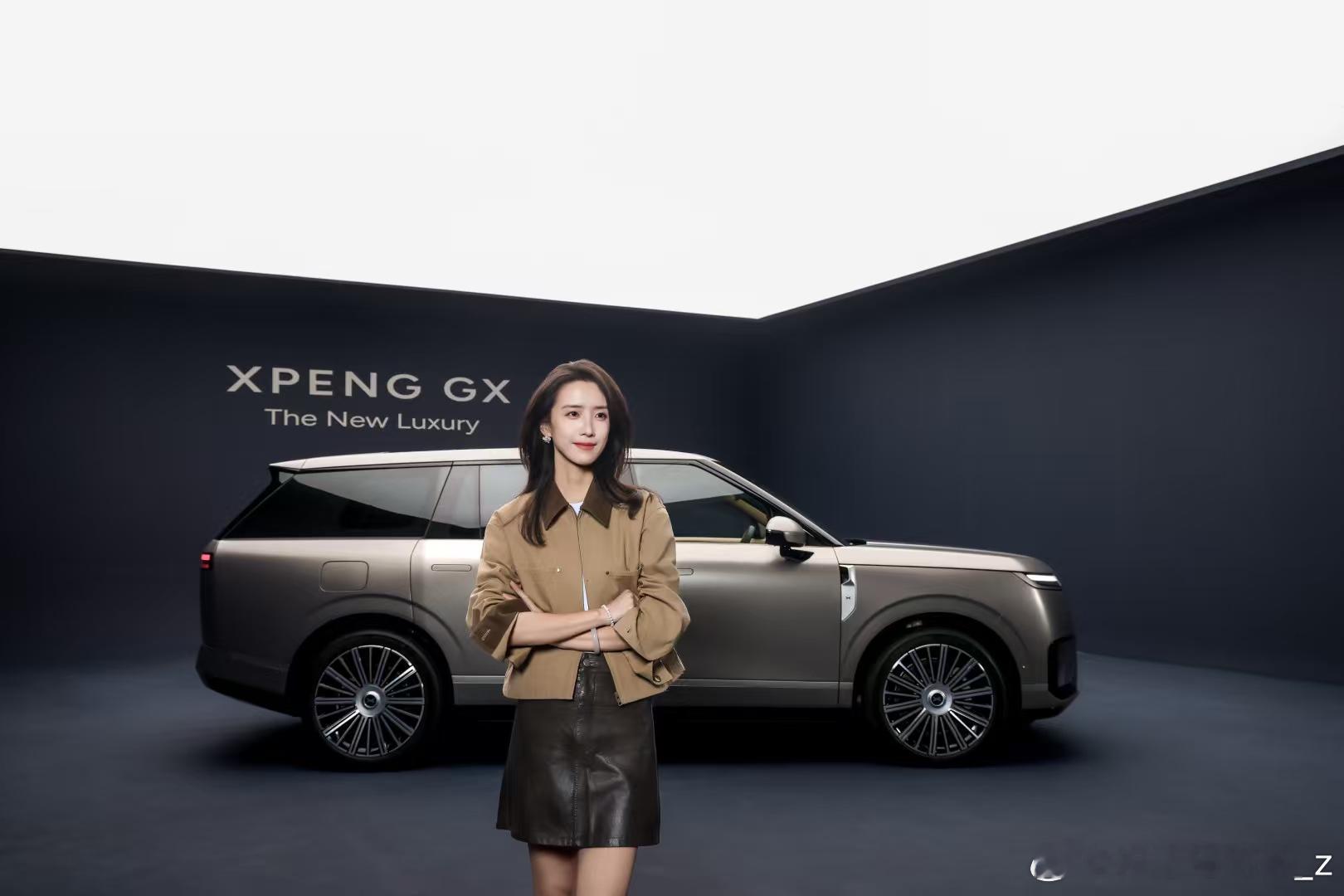 媒体看来已经开始静态拍摄了！不得不说小鹏GX这个侧面真的好看！端庄大气！分量感十