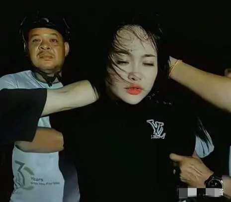 柬埔寨真实劫狱名场面！20岁姑娘卖百万名表买枪，一句“不后悔”引热议家人们