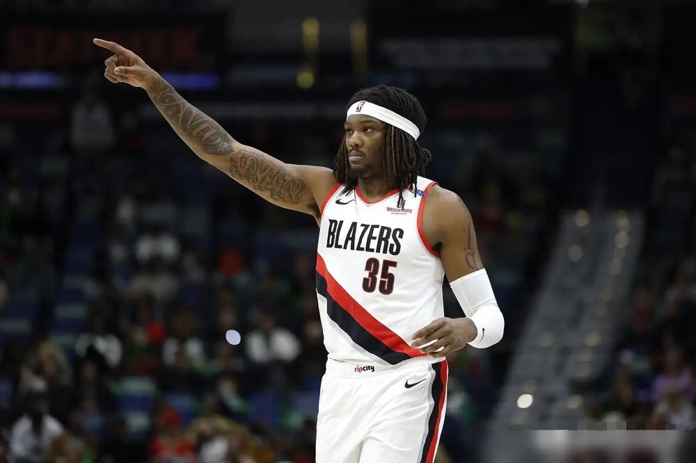 不得不感叹，罗威也算是够不容易的，仅仅28岁的年纪，身体就已经脆得很，基本就是打