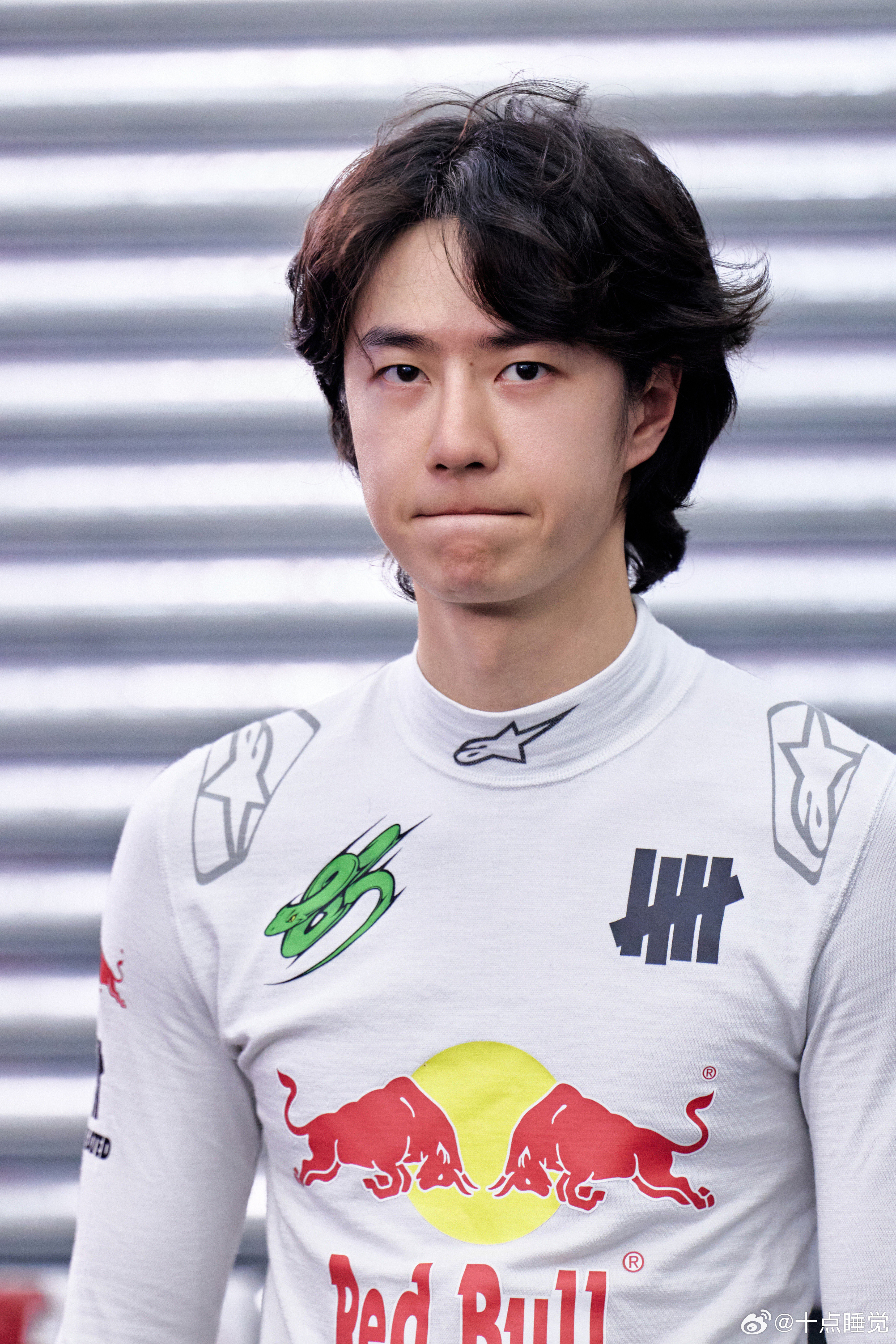 85racingwyb王一博最后还是决定把电脑带上去看一博赛车，还有四个小时
