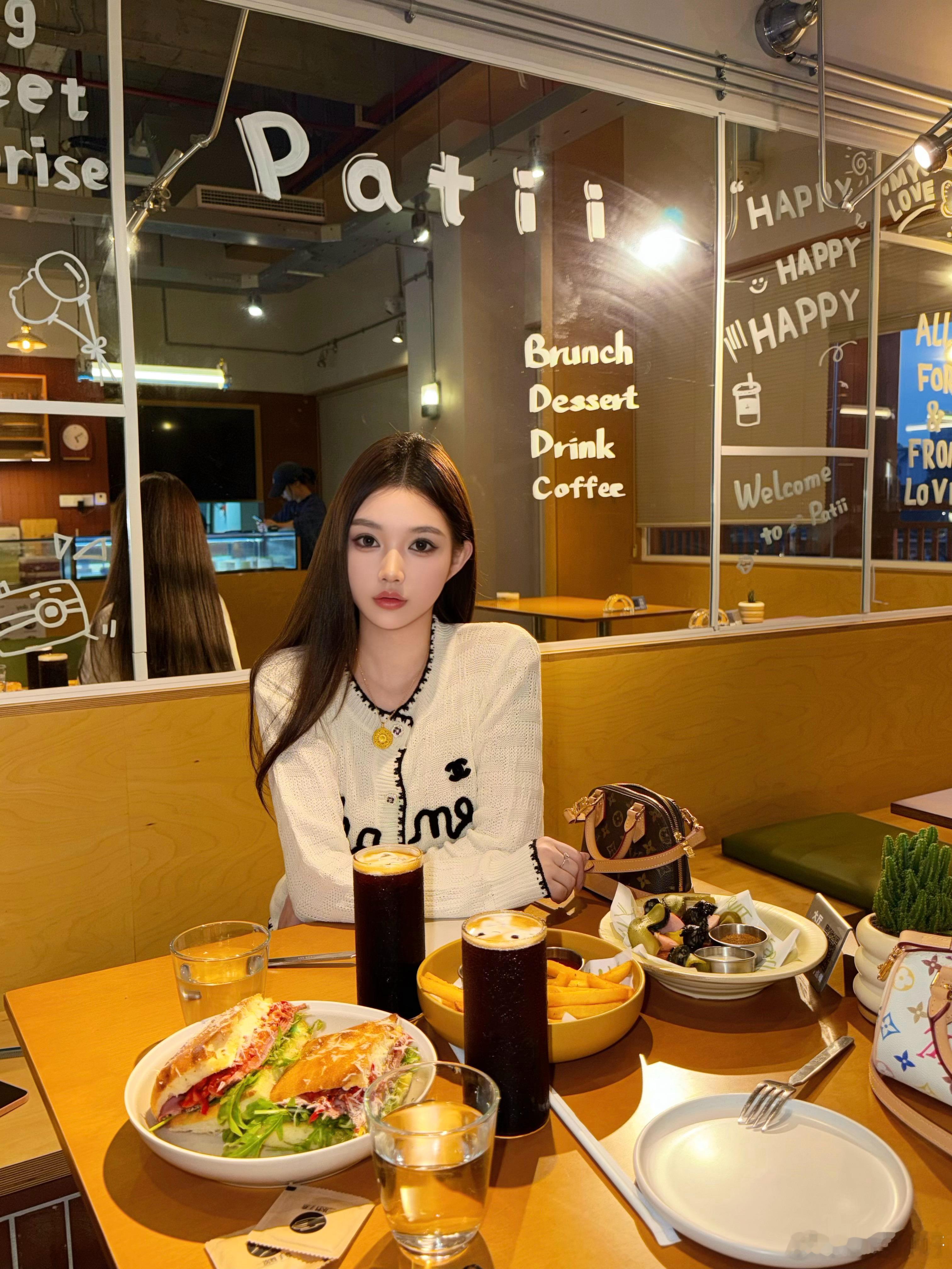 开开心心又过一天☕️​​​