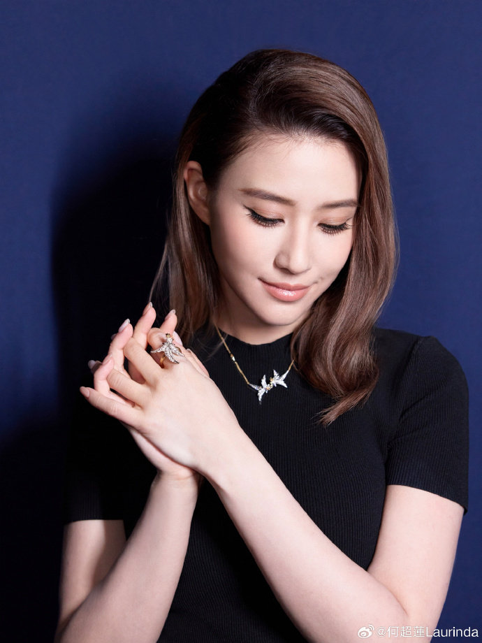 窦骁偷拍何超莲深夜给他做夜宵，这是什么神仙爱情！#窦骁偷拍何超莲深夜给他做夜宵##何超莲#​