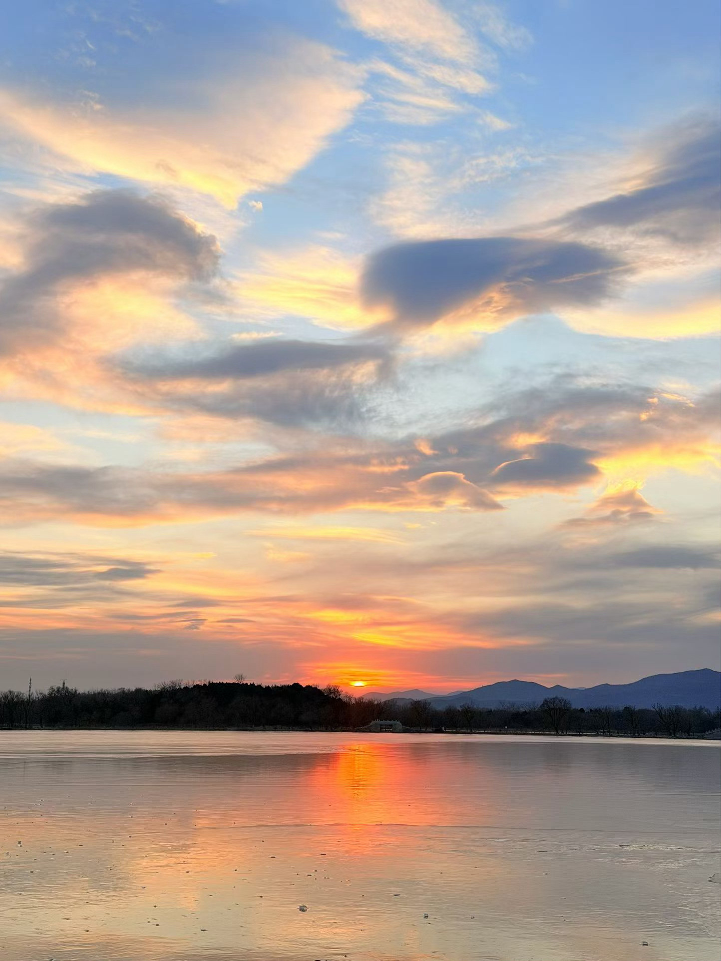 春节摄影大赛春节颐和园日落｜被鎏金晚霞承包的浪漫✨马年春节，颐和园的日落美到失
