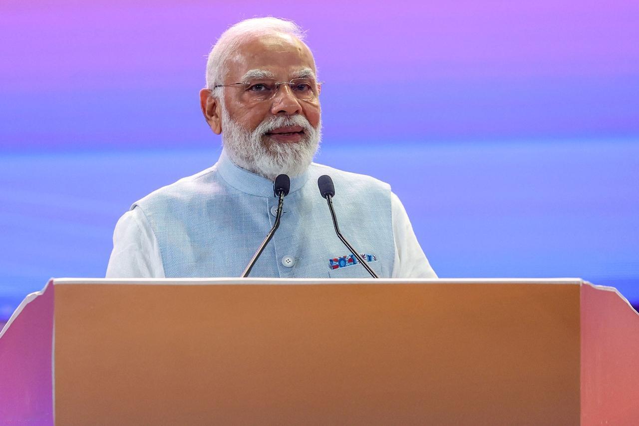 刚刚发生印度“光辉”战机坠毁几个小时后，唯一买家宣布取消11亿美元订单谈判，莫