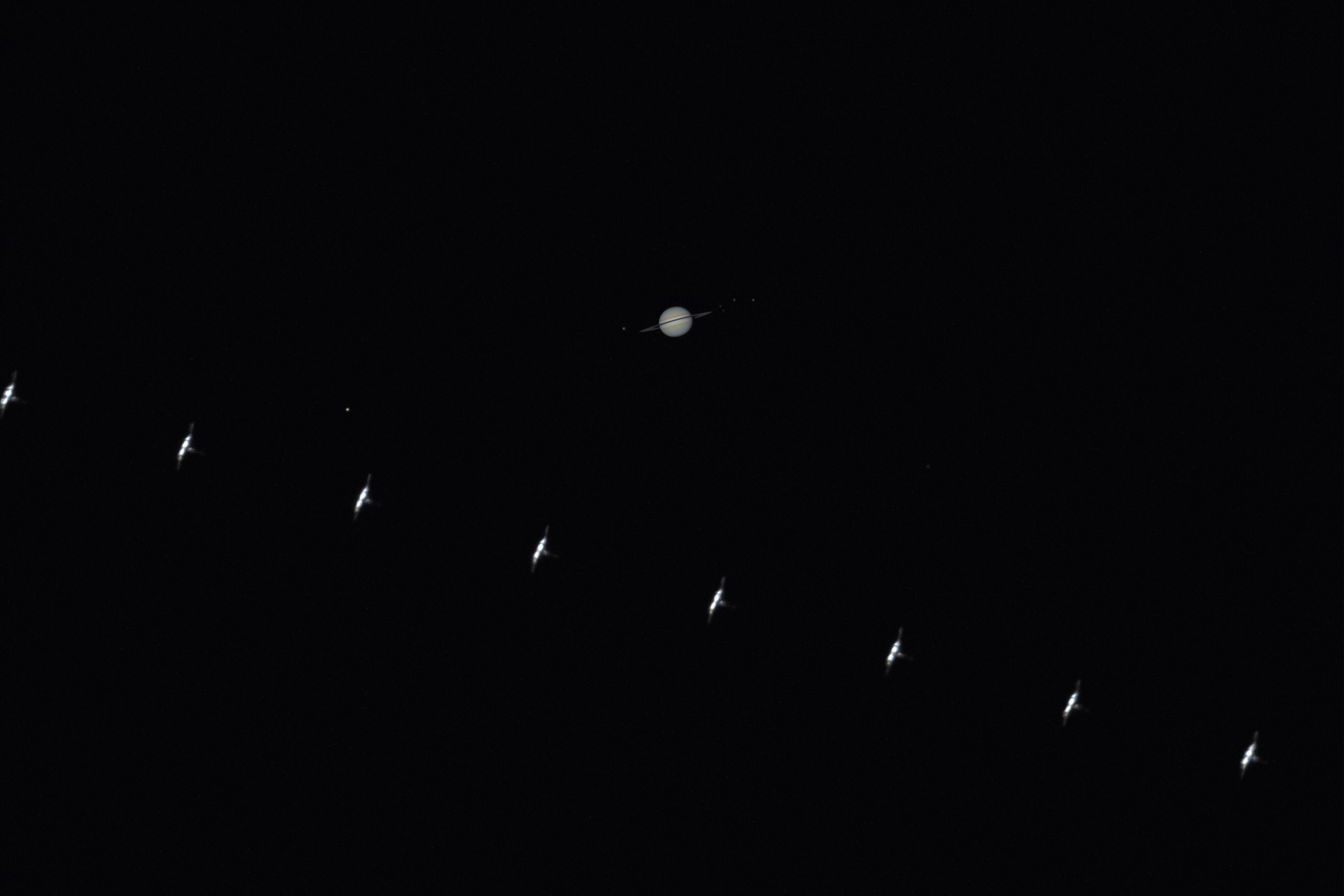 中国空间站与土星🪐同框，拍的真好📷:沈老思347​​​