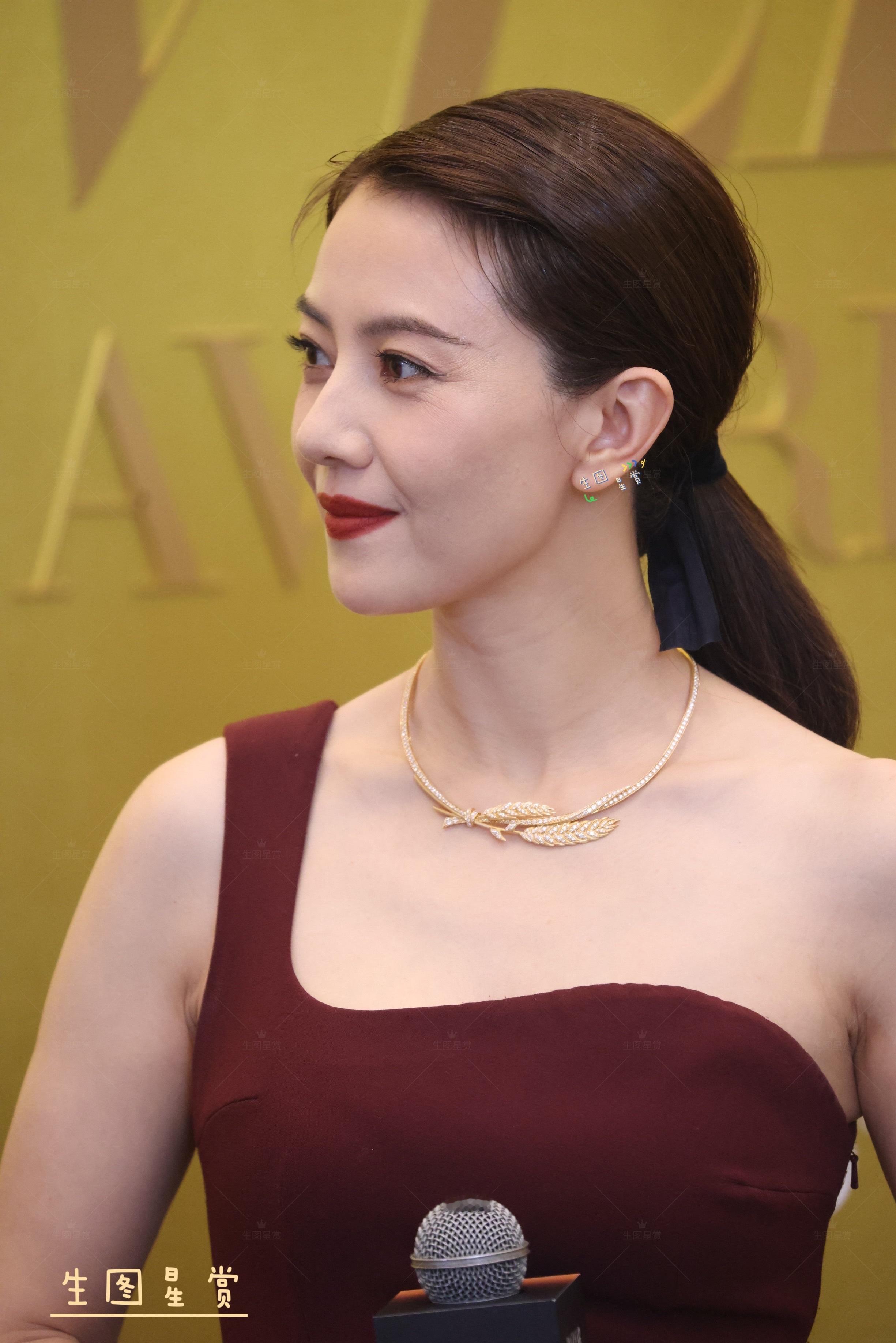 高圆圆芭莎珠宝红毯生图直出酒红色氛围感大美圆，气质超绝高圆圆生图比精修还稳定🍷