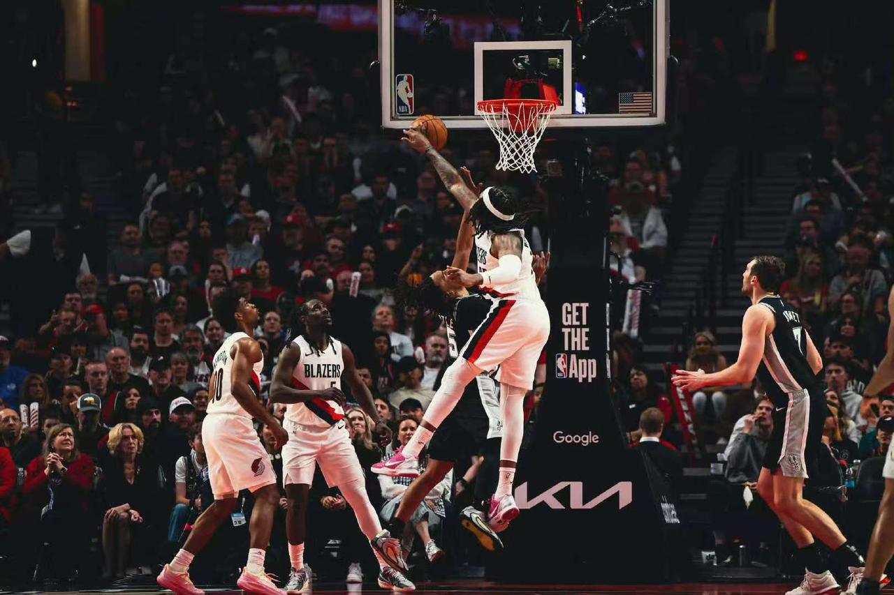 大比分2-1，马刺120-108击败开拓者，一战认清四名球员文班继续缺阵，开拓