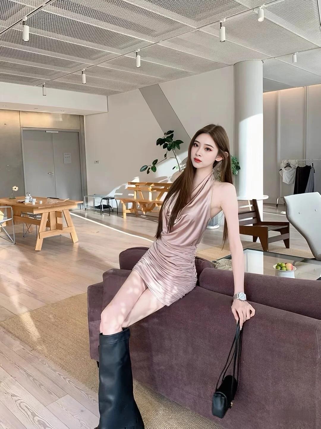 什么裙子和什么靴子搭配才好看?