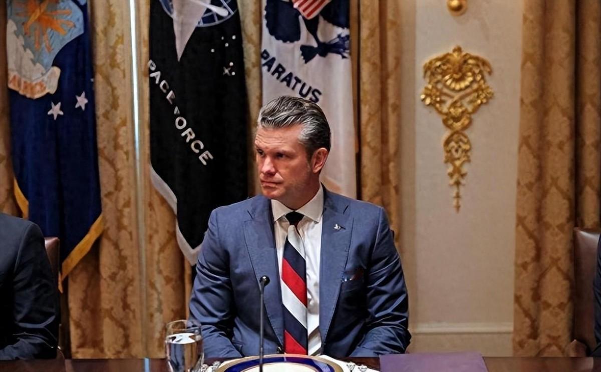 还没跟伊朗打响地面大战，美军内部却先炸了锅，这出“将领大清洗”的大戏演得比好莱坞