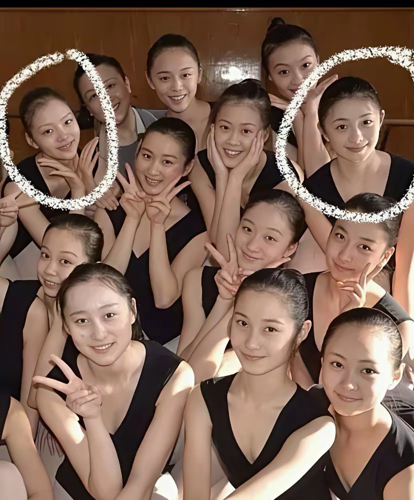 第一次知道刘浩存和任敏竟然是同学不得不说，看她俩班级合照，任敏真的逊色太多刘浩存