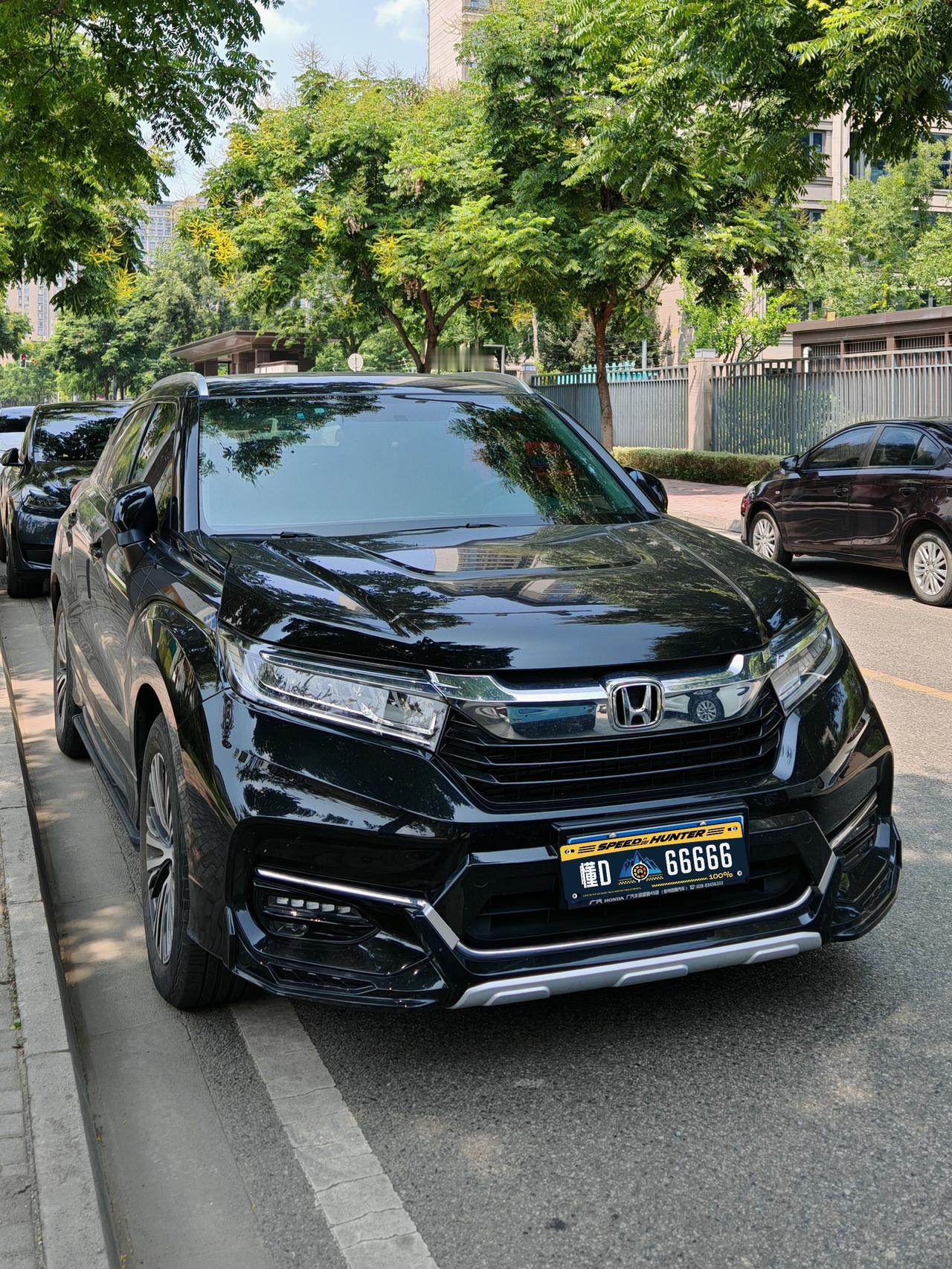 看完广州车展，新车确实很香，比如全新的荣放、威兰达，外观内饰都更好看了，一些豪华