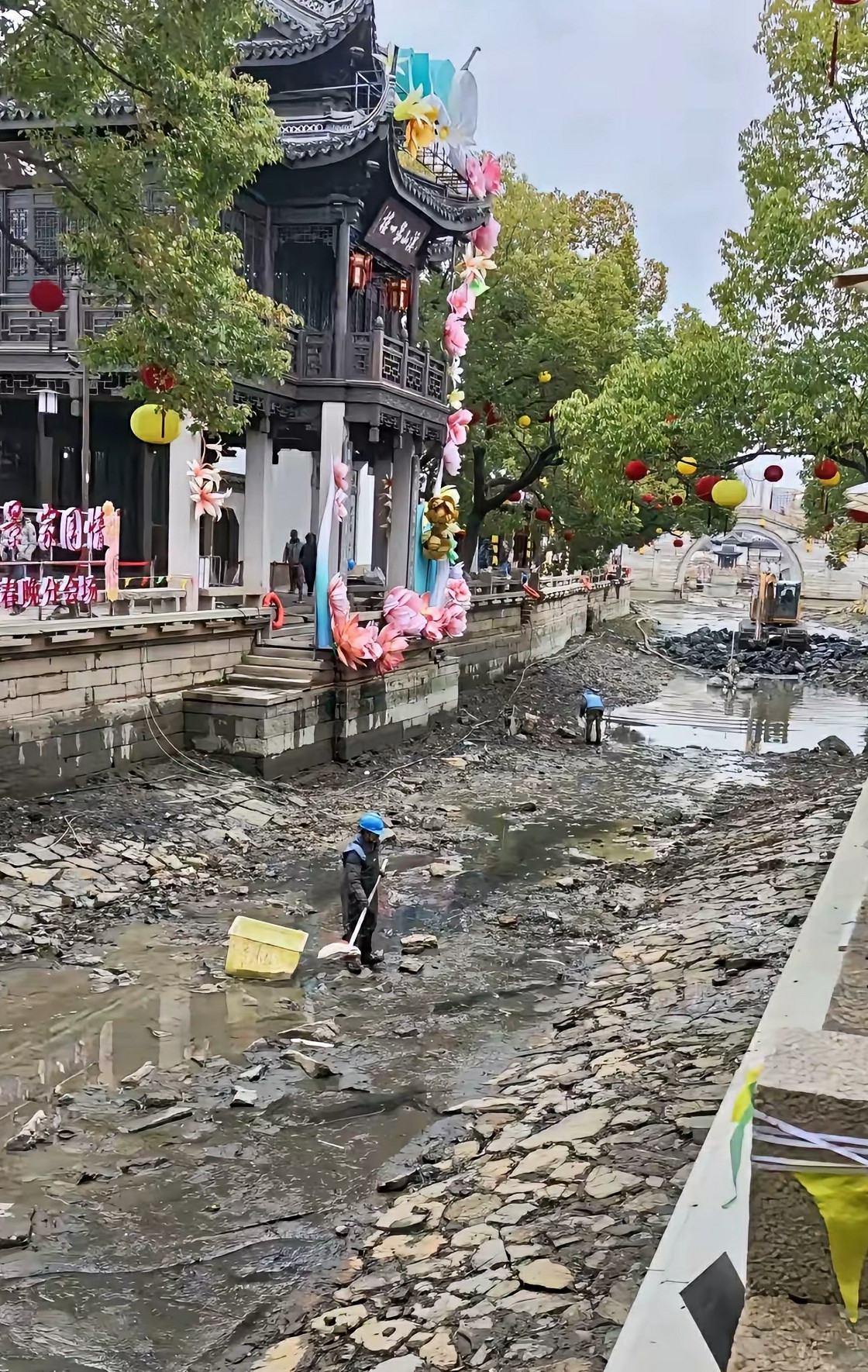 河道有这么浅吗。