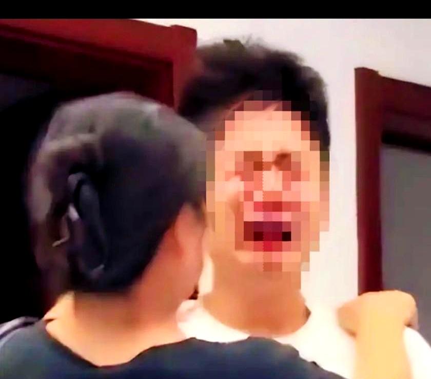 “我可能过不了本科线了，怎么办？呜……”男孩的声音里充满了绝望，一边说着还一边抽
