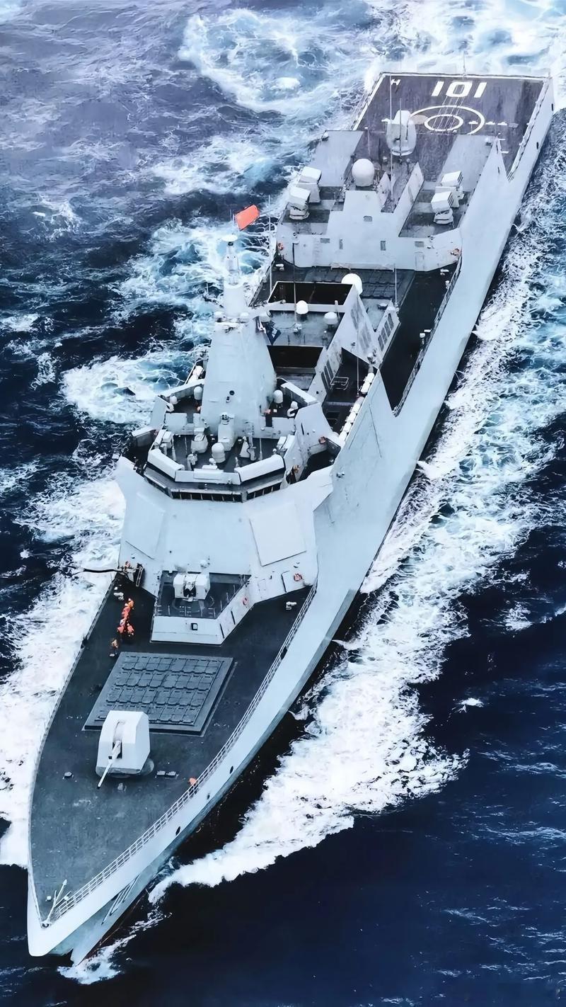 美特朗普战列舰&中055驱逐舰对比别说有没有钱和造不造的出来，就是这PPT都