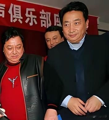 姜昆老师是一个德高望重、德艺双馨、说相声的老艺术家，第一次听他说相声时，记得还是
