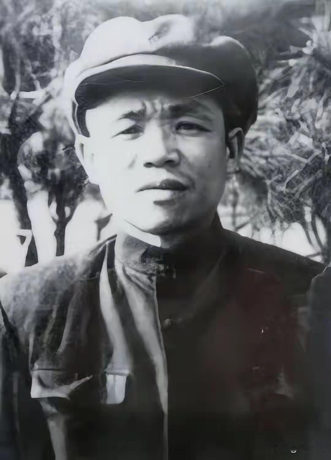 全军仅此4人！连续执掌大军区超20年，资历最弱的韩先楚凭啥稳坐23年？建国