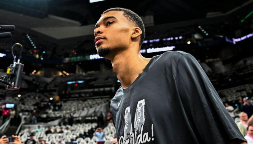 今日NBA常规赛继续进行，雷霆与马刺交手，最终马刺130-110击败了雷霆。文班